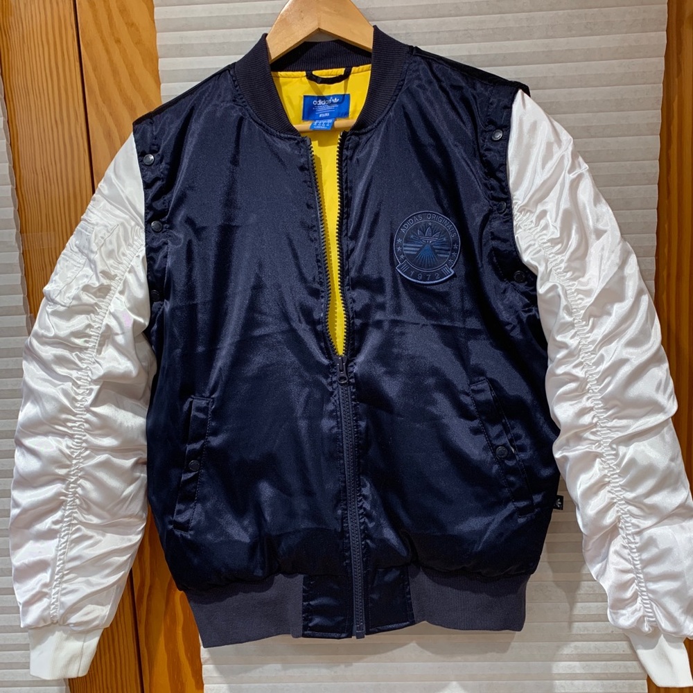 Adidas wmn navy/white jacket/vest puff satin feel